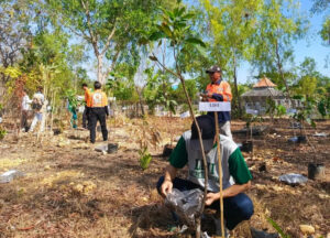 DPD LDII Sampang Berpartisipasi dalam Tanam Bibit 10 Ribu Pohon Bersama FPRB Kabupaten Sampang