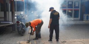 DPD LDII Jombang dan Ponpes Gadingmangu Gelar Penyemprotan Insektisida Cegah DBD