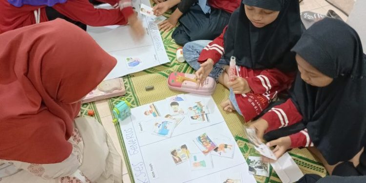 MDT Al Fattah Kadirojo 2 Kalasan Edukasi Karakter Luhur Santri melalui Fun Activities