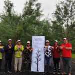 DPD LDII Kabupaten Jember Kolaborasi Hijaukan Pantai Cemara untuk Masa Depan Lebih Baik