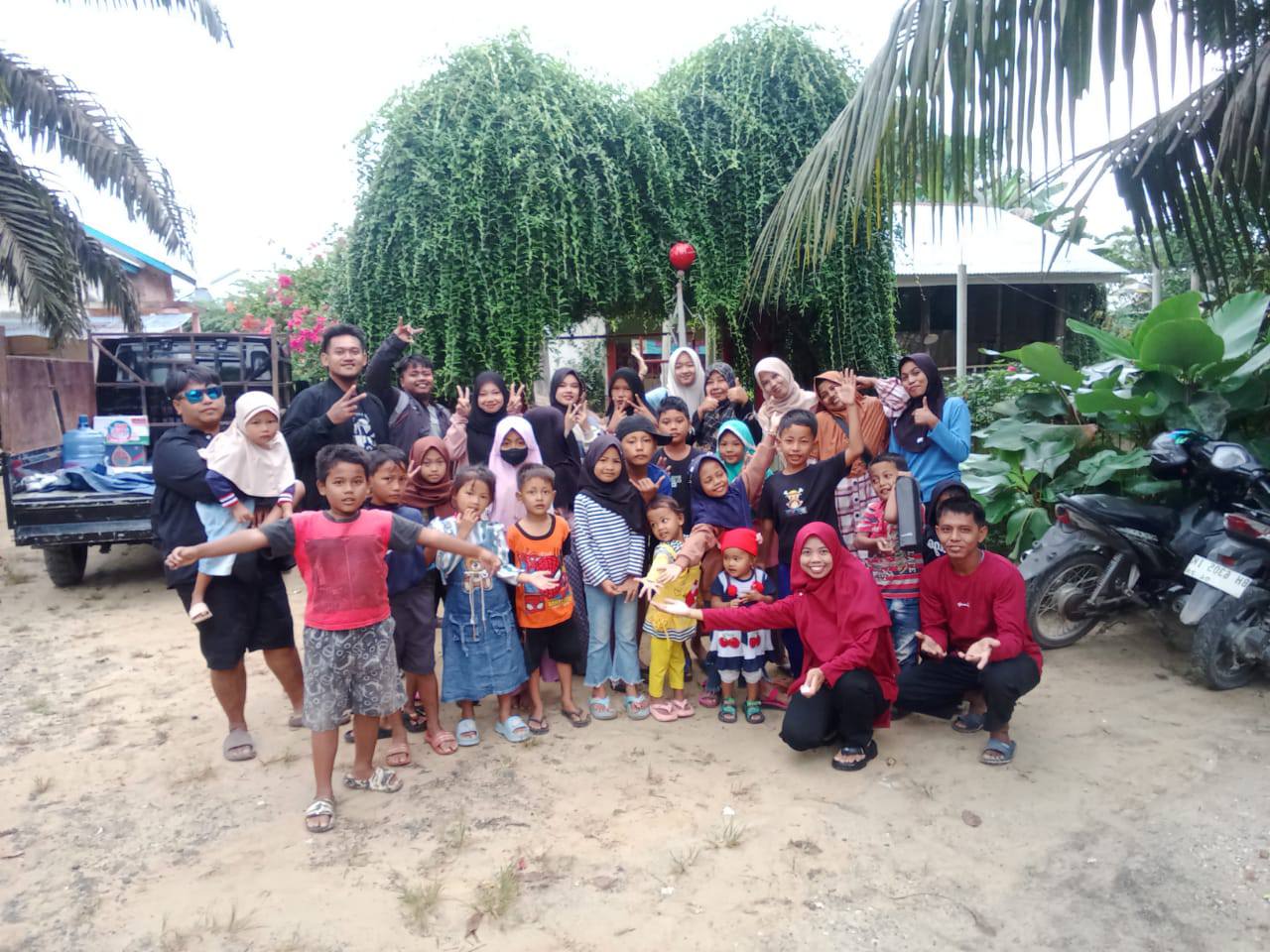 Anak-anak TPA Baitul Makmur Desa Delima Bertamasya ke Tedw Garden