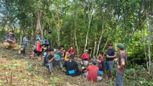 Warga LDII Manokwari Barat Bersihkan Lahan untuk Rencana Pembangunan Masjid